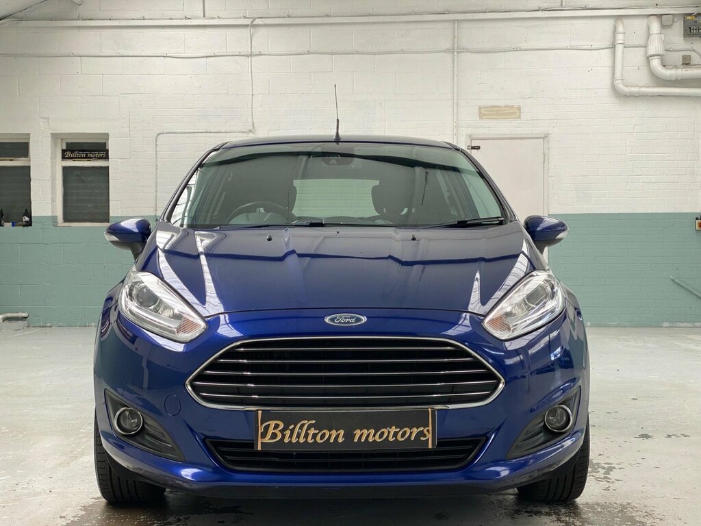 Ford Fiesta Hatchback White #5