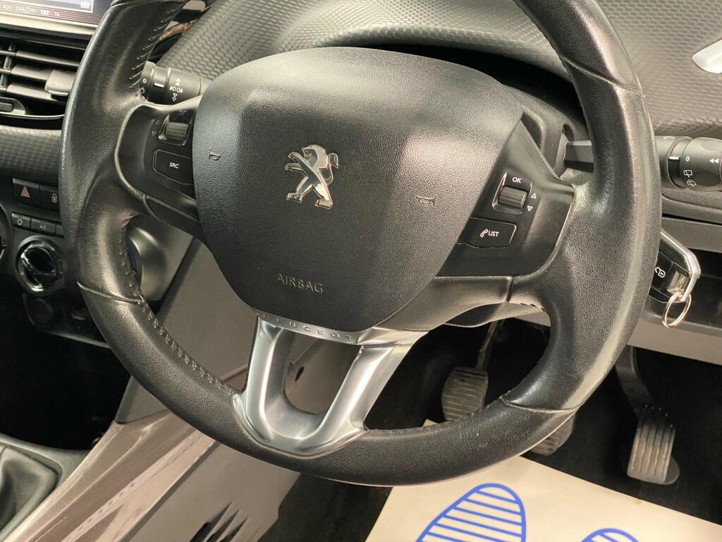 Peugeot 2008 1.6 Bluehdi Active Euro 6 Ss Black #4