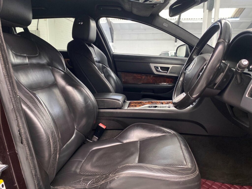 Jaguar XF 2.2 D Luxury White #11