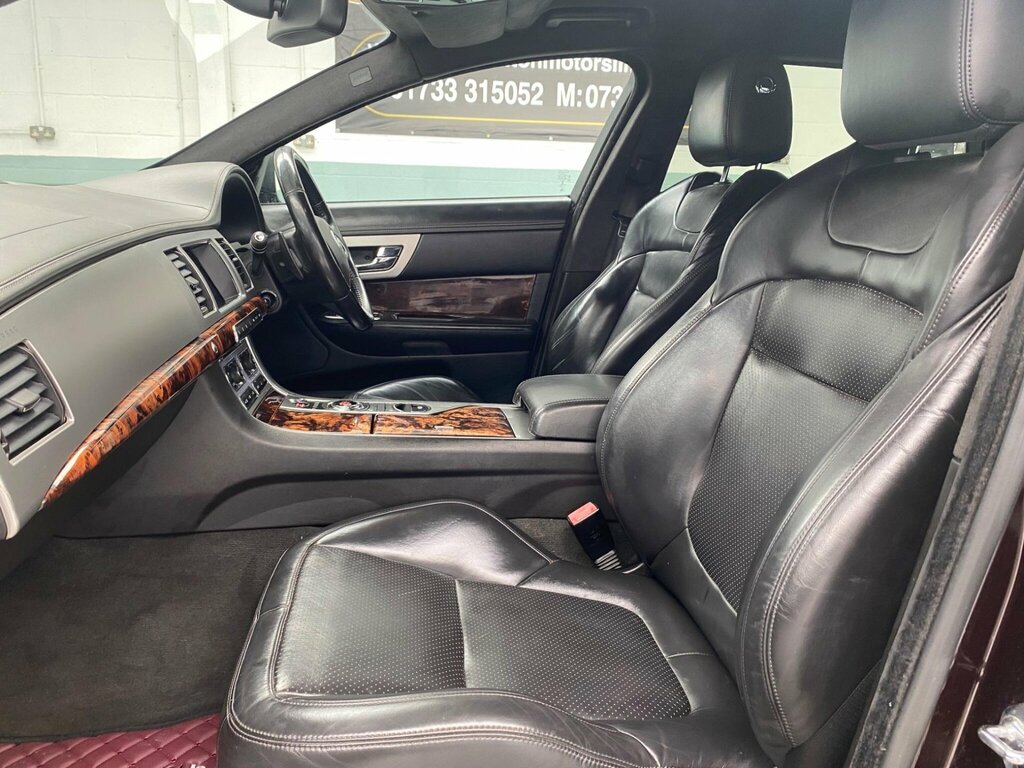 Jaguar XF 2.2 D Luxury White #20