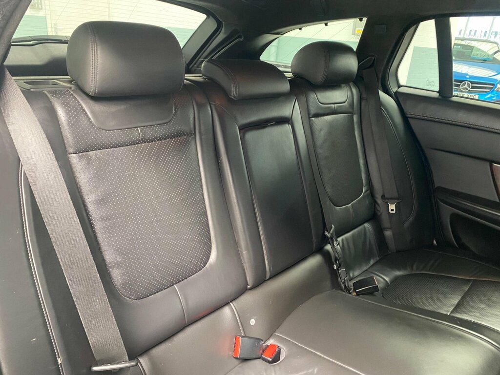Jaguar XF 2.2 D Luxury White #15