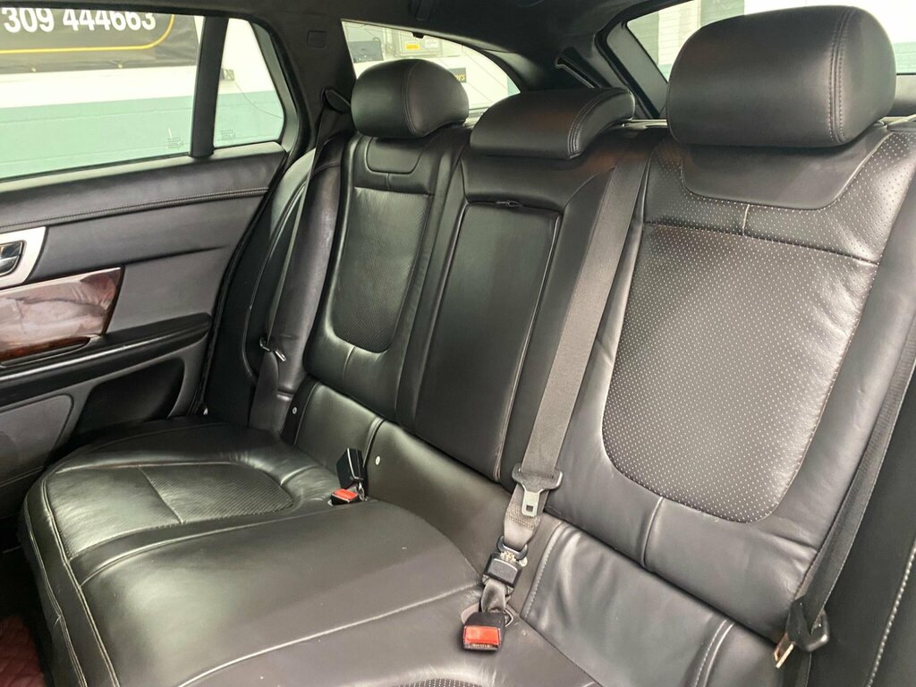 Jaguar XF 2.2 D Luxury White #19