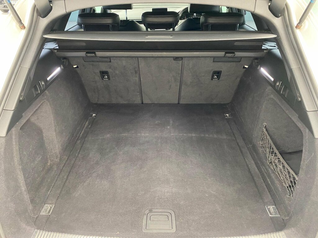 Audi A4 Avant 2017 Audi A4 2.0 Avant Tdi Ultra Sport Black #15