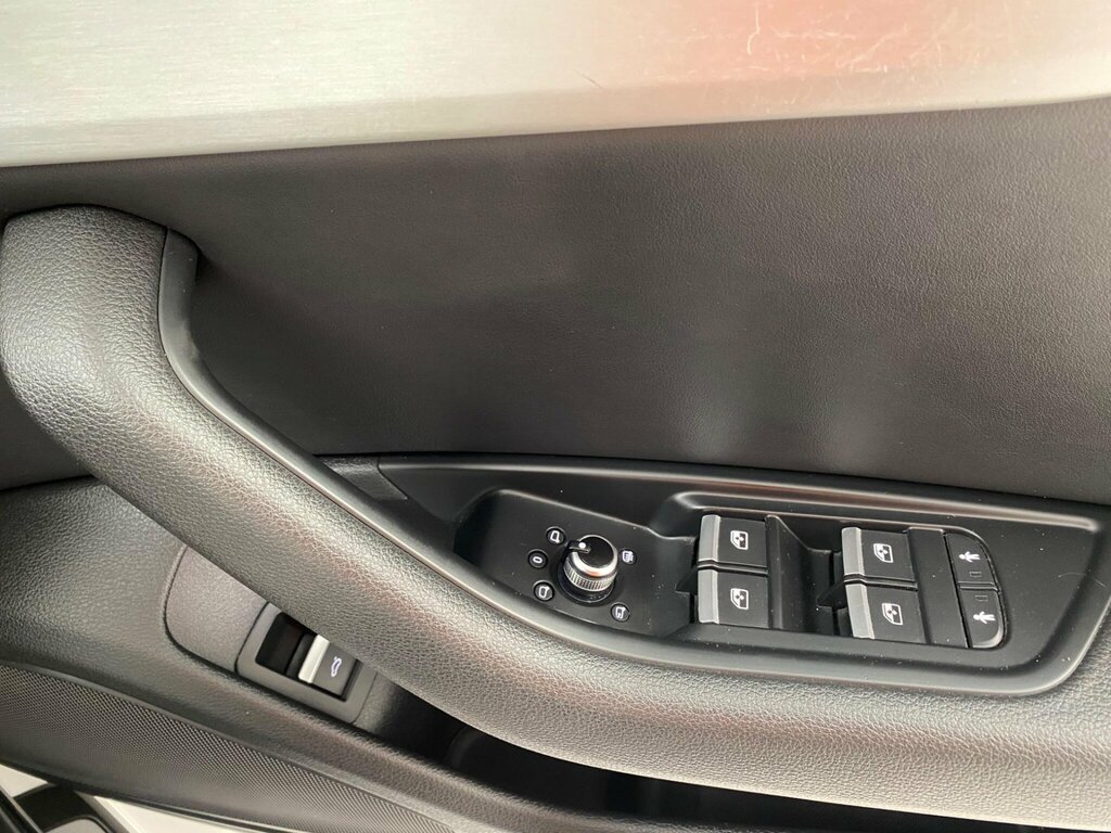 Audi A4 Avant 2017 Audi A4 2.0 Avant Tdi Ultra Sport Black #38