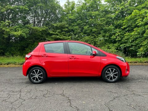 Toyota Yaris 1.5 Vvt-h Icon SA68SXX Red #2