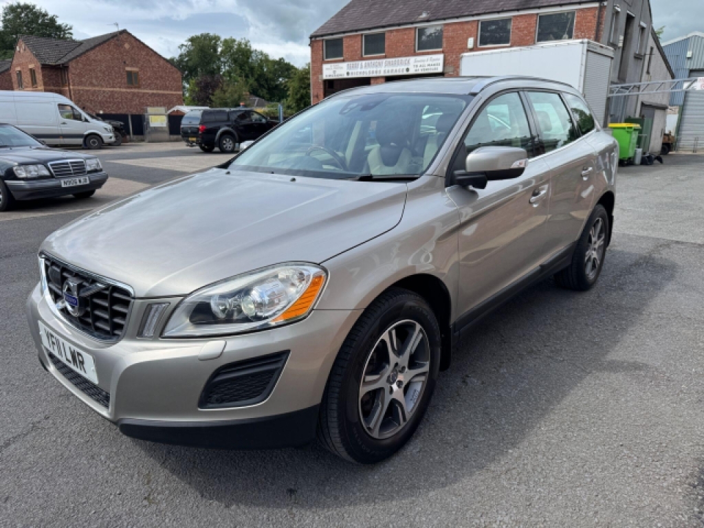 Volvo XC60 2.4 D5 Se Lux Geartronic Awd Euro 5 Gold #3