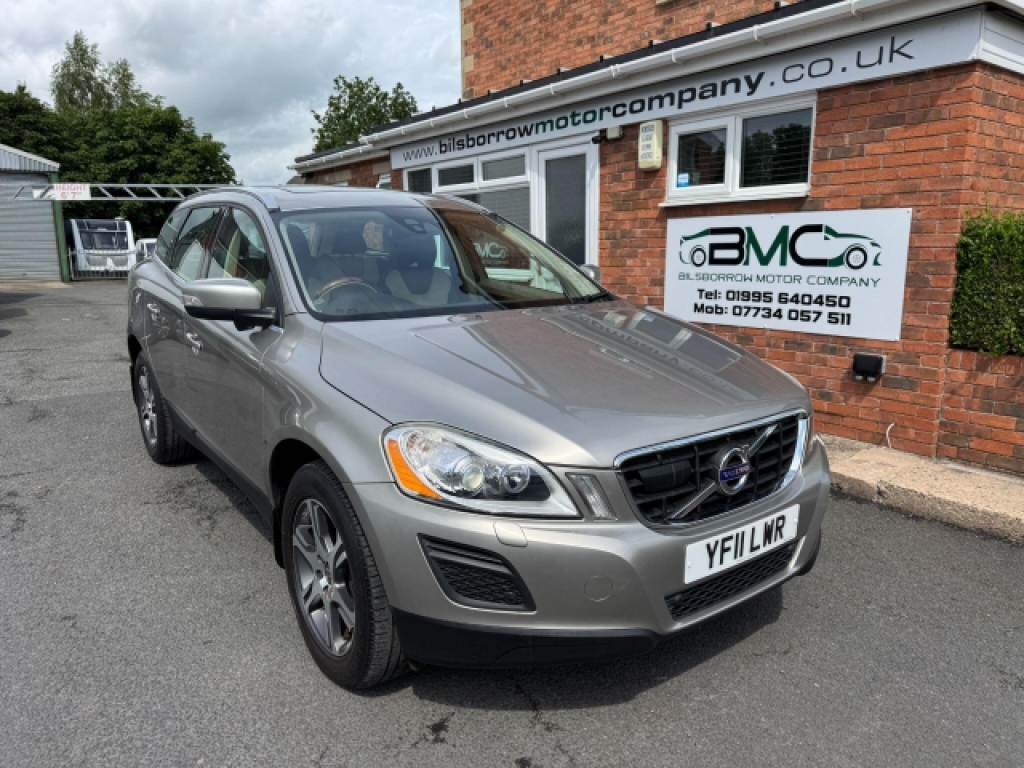 Volvo XC60 2.4 D5 Se Lux Geartronic Awd Euro 5 Gold