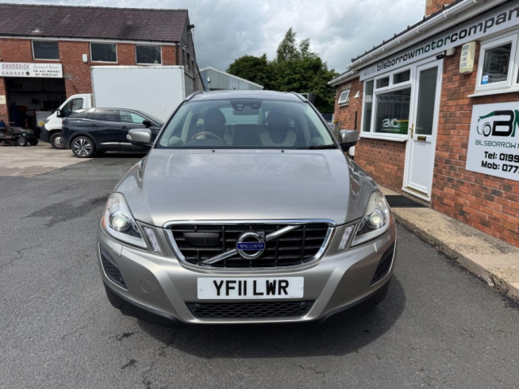 Volvo XC60 2.4 D5 Se Lux Geartronic Awd Euro 5 Gold #2