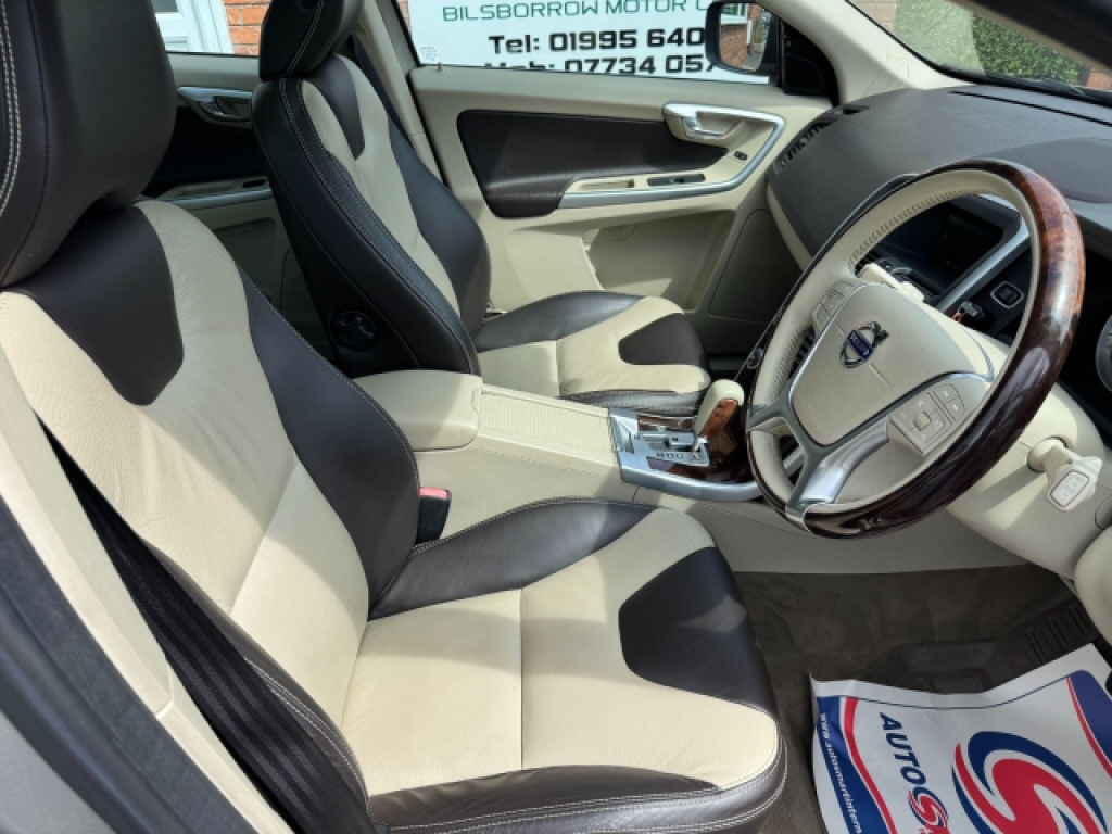 Volvo XC60 2.0T Se Lux Ulez Black #22