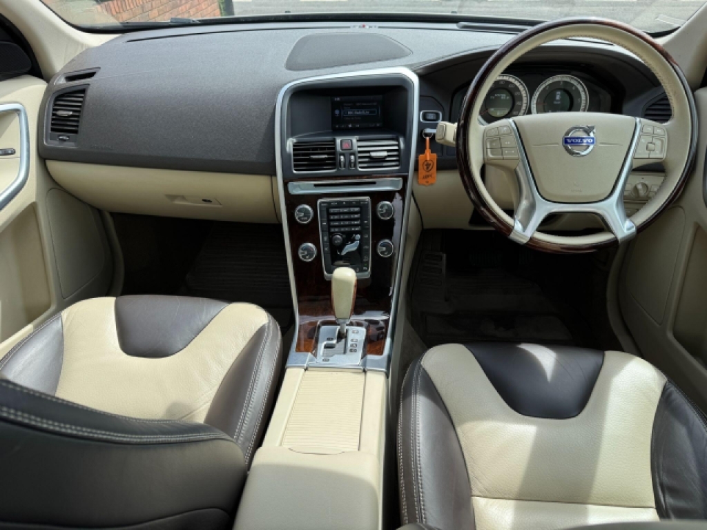 Volvo XC60 2.0T Se Lux Ulez Black #19