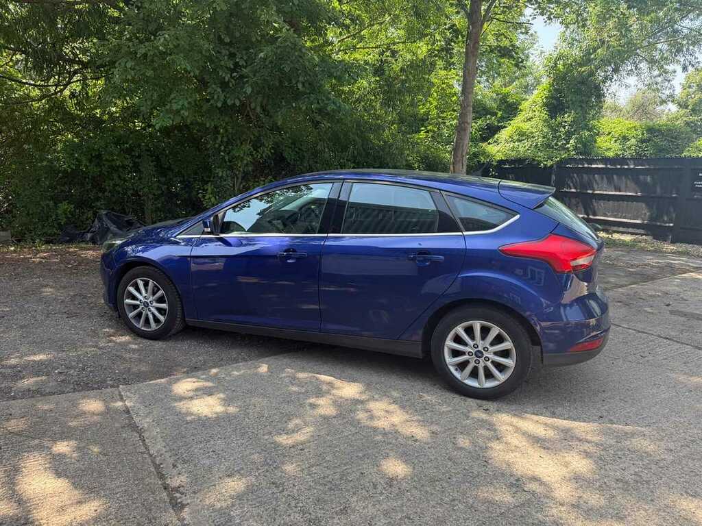 Ford Focus Titanium Blue #4