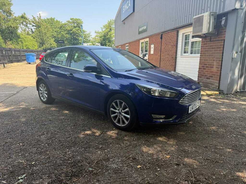 Ford Focus Titanium Blue