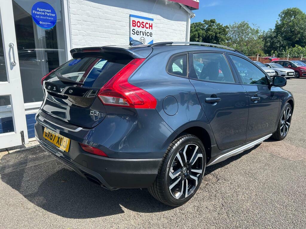 Volvo V40 Cross Country 2.0 D3 Pro Euro 6 S S Blue #4