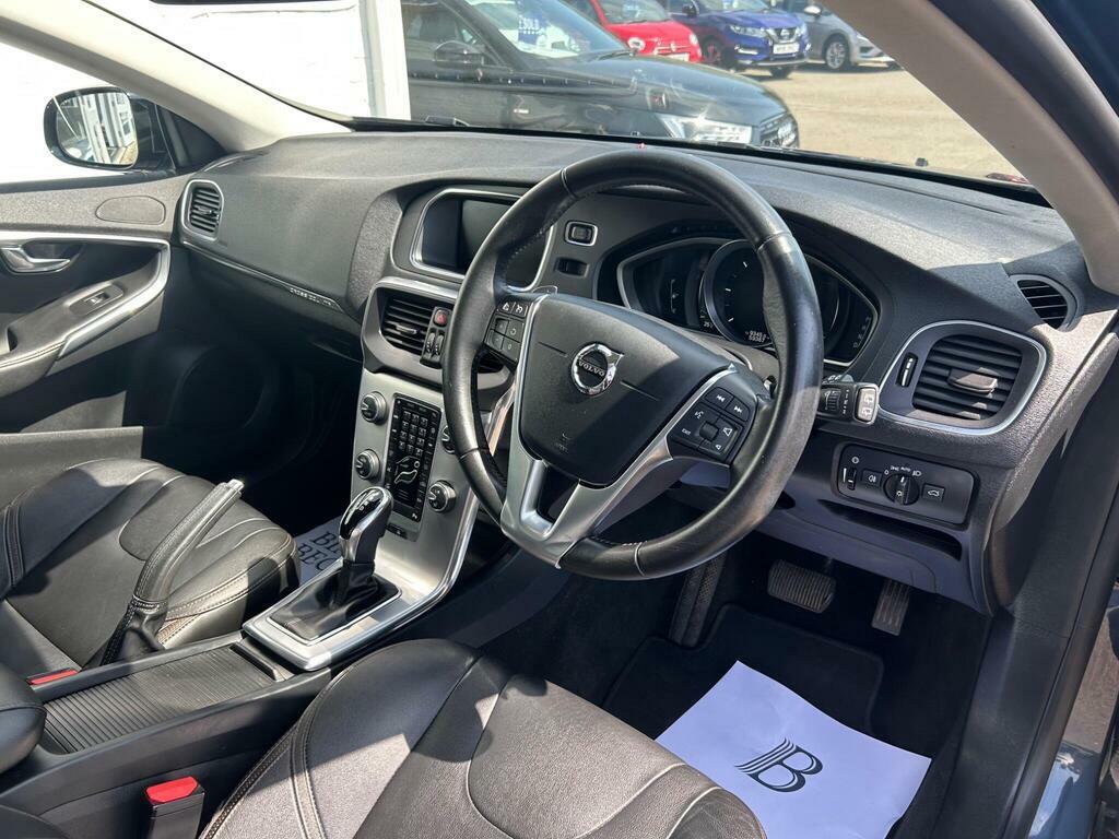 Volvo V40 Cross Country 2.0 D3 Pro Euro 6 S S Blue #3