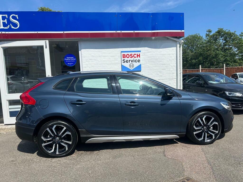 Volvo V40 Cross Country 2.0 D3 Pro Euro 6 S S Blue #5