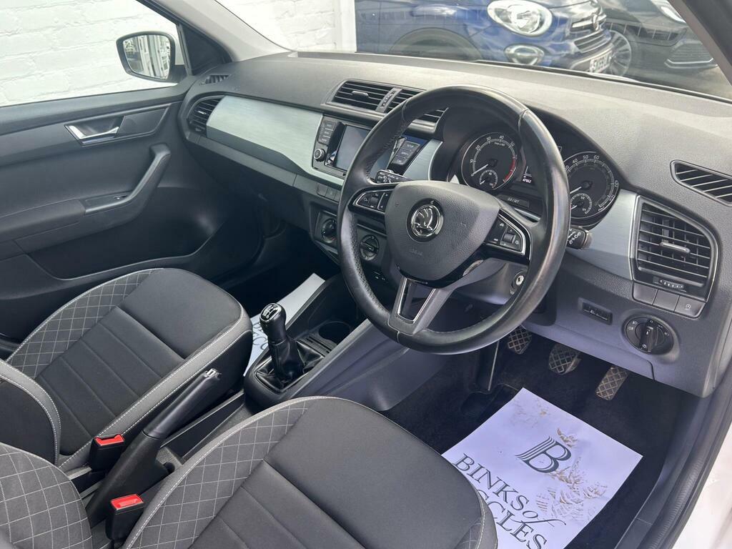 Skoda Fabia 1.0 Se Euro 6 S S ME19YKN White #3