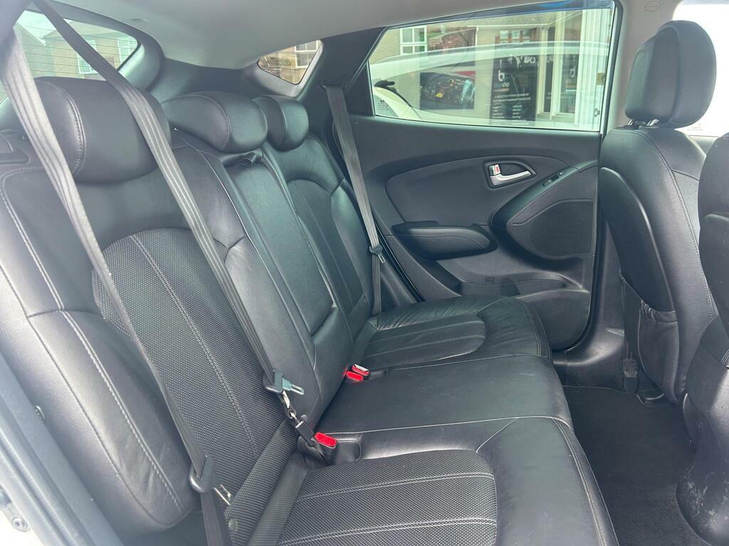 Hyundai Ix35 Crdi Premium White #12