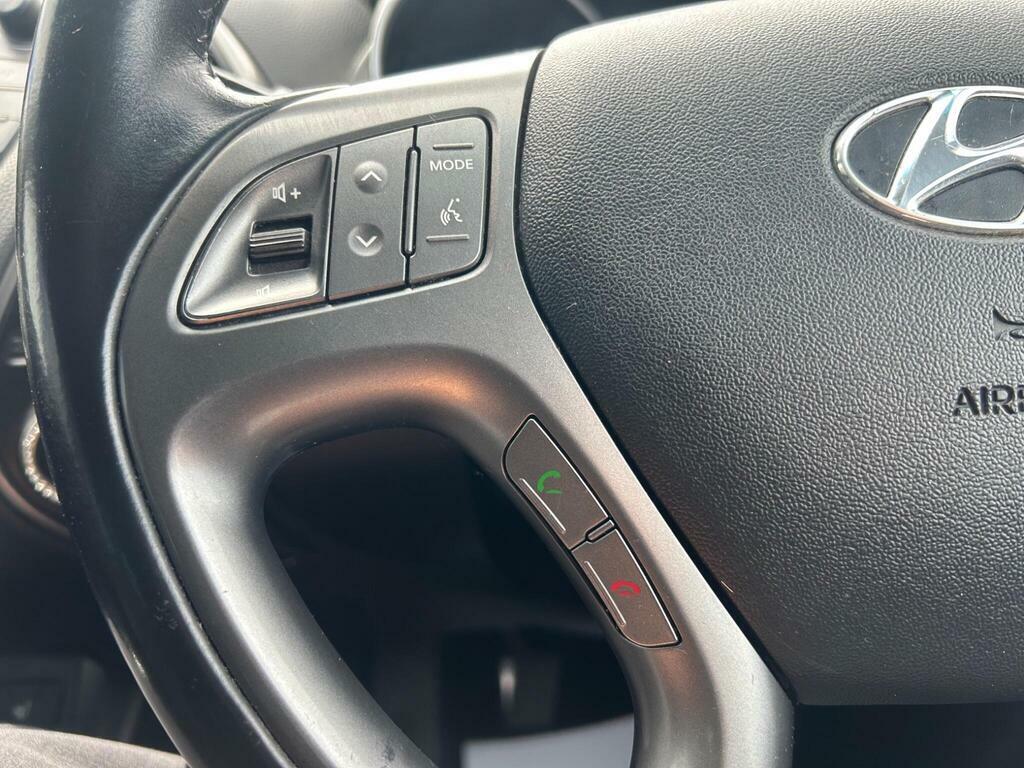 Hyundai Ix35 Crdi Premium White #16