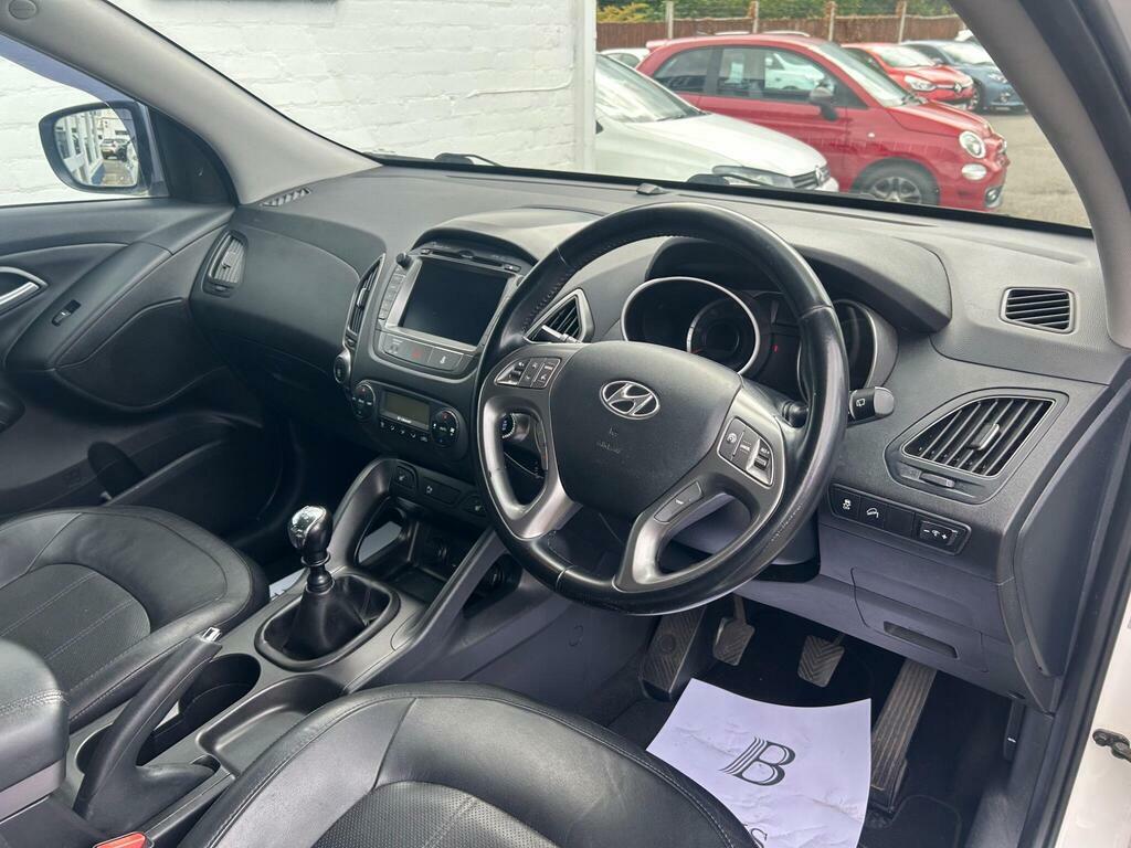 Hyundai Ix35 1.7 Crdi Premium Euro 5 S S White #3