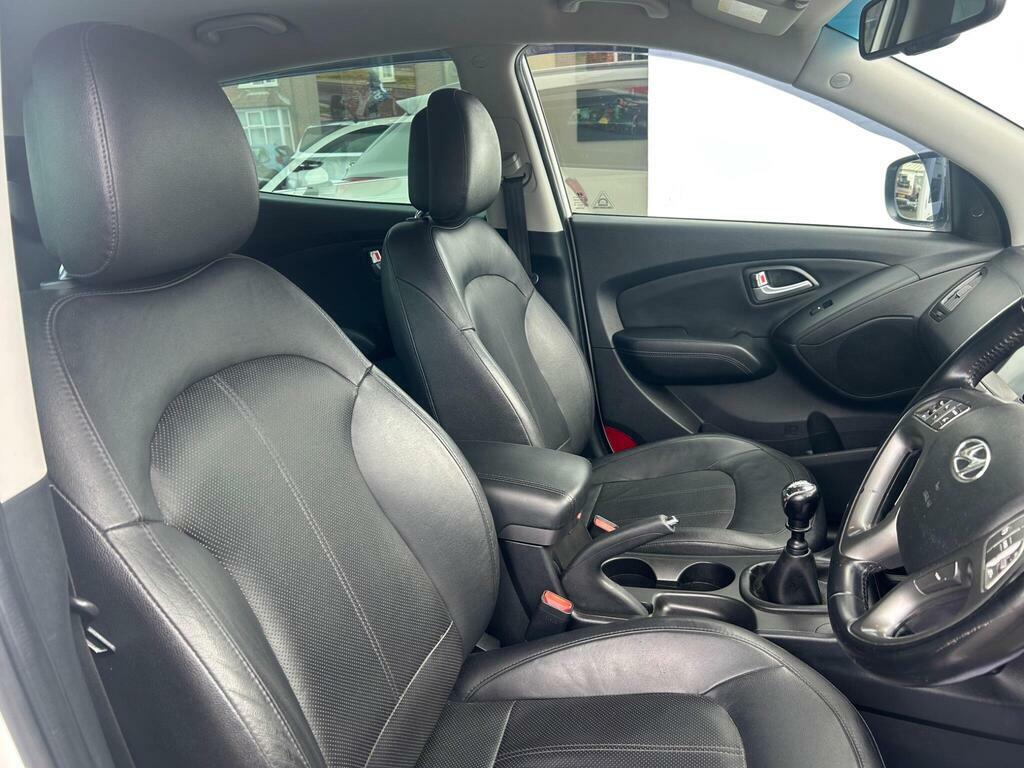 Hyundai Ix35 Crdi Premium White #10