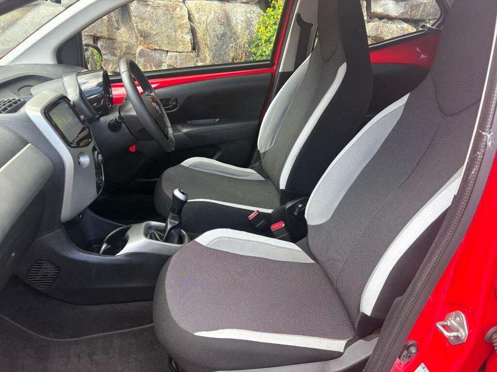 Toyota Aygo 1.0 Vvt-i X-play Euro 5 MK64KLM Red #6