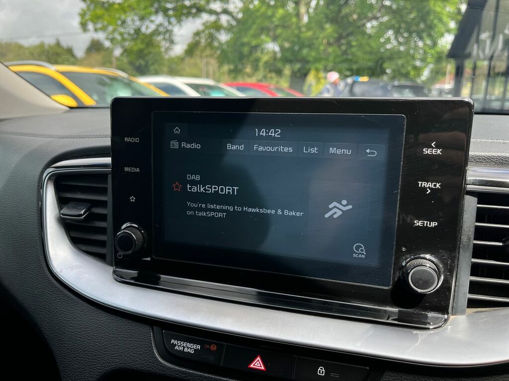 Kia Xceed 1.0T Gdi Isg 3 White #17