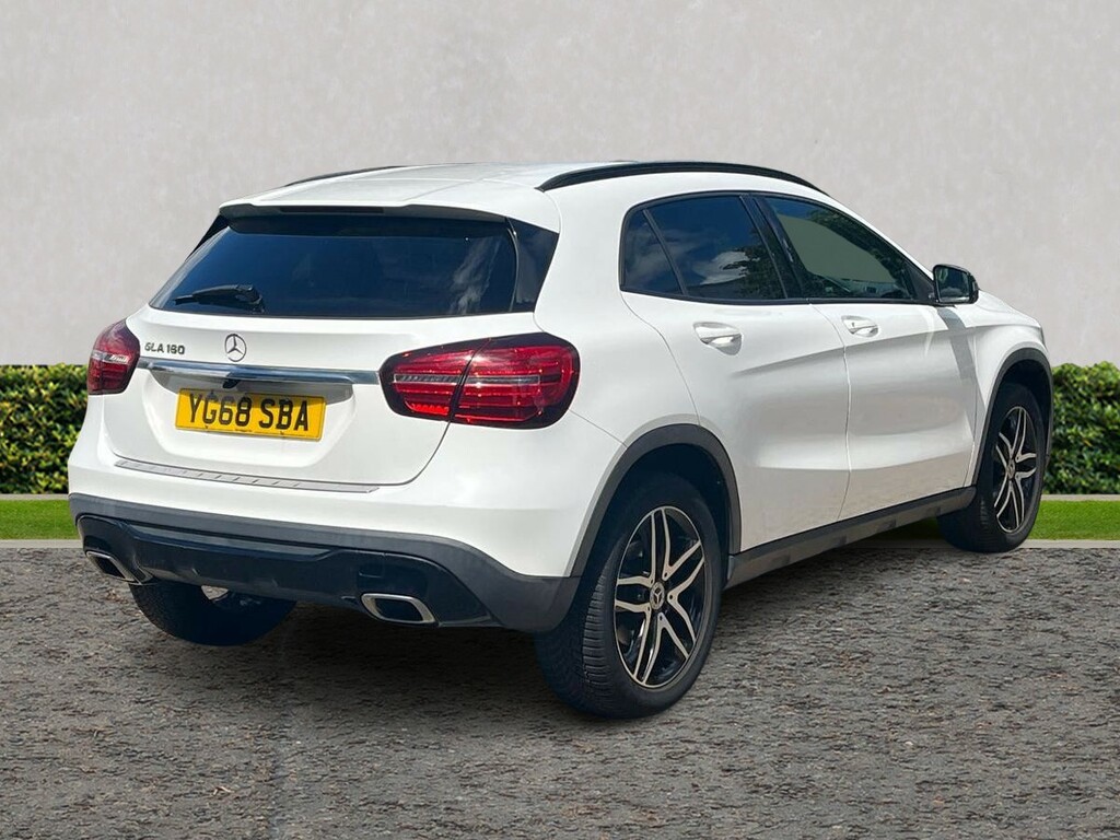 Mercedes-Benz GLA Class Gla 180 Urban Edition YG68SBA White #3