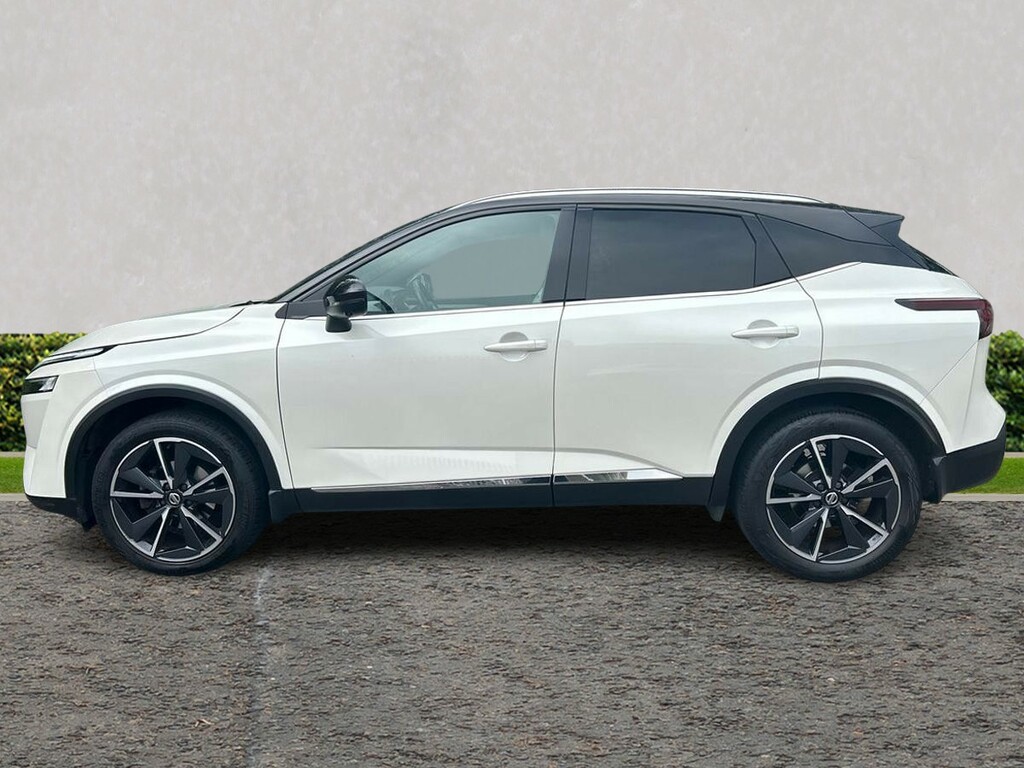 Nissan Qashqai 1.3 Dig-t Mh 158 Tekna Xtronic GX22YRZ White #6