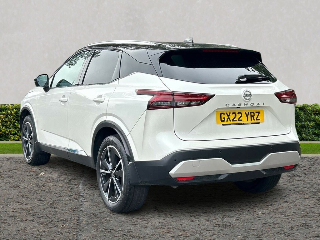 Nissan Qashqai 1.3 Dig-t Mh 158 Tekna Xtronic GX22YRZ White #5