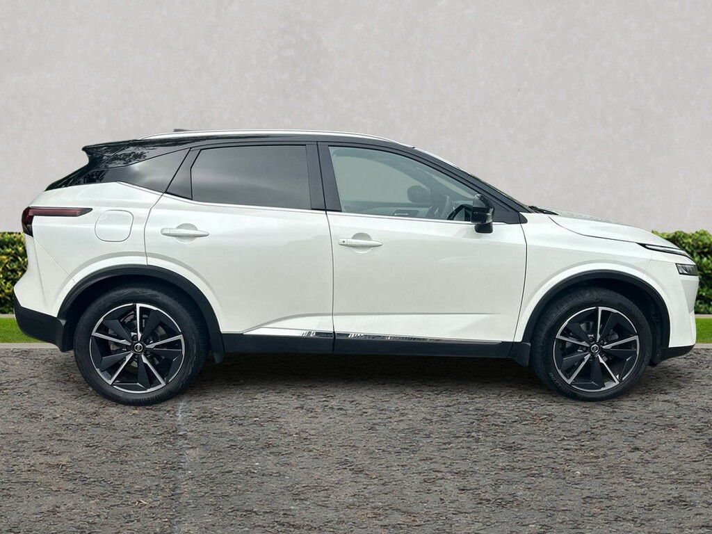 Nissan Qashqai 1.3 Dig-t Mh 158 Tekna Xtronic GX22YRZ White #2