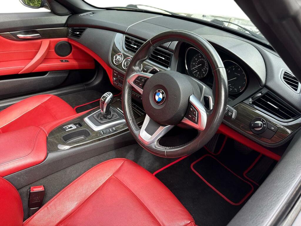 BMW Z4 Convertible White #10