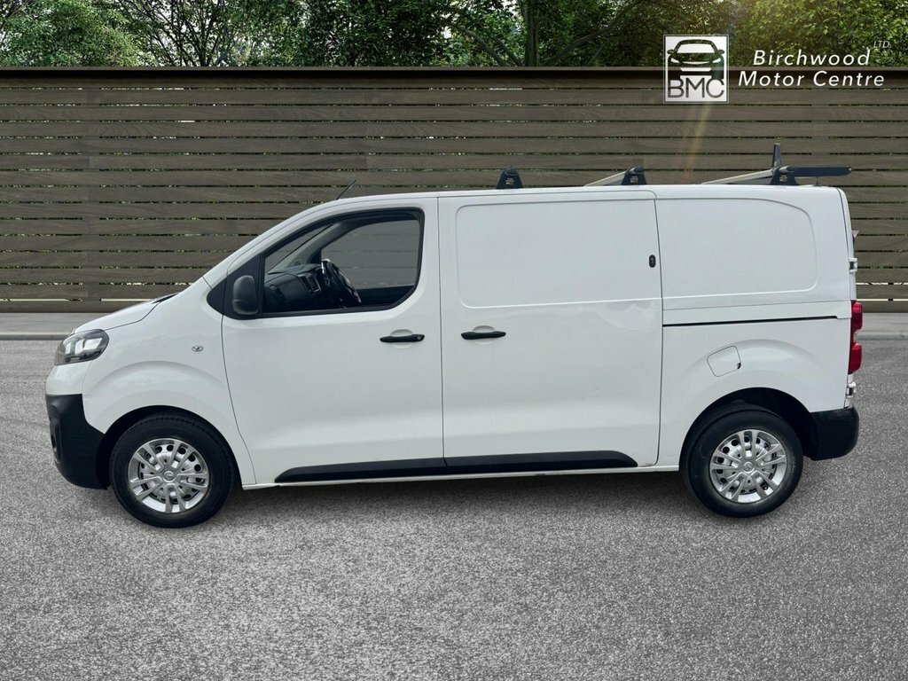 Vauxhall Vivaro 2L Dynamic 6Dr FP20FSF White #4