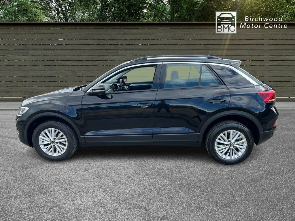 Volkswagen T-Roc 1L Life LX23WOD Black #4