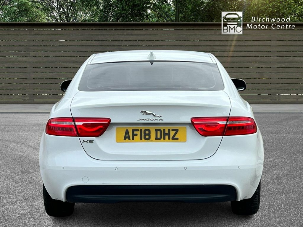 Jaguar XE 2L Se AF18DHZ White #6