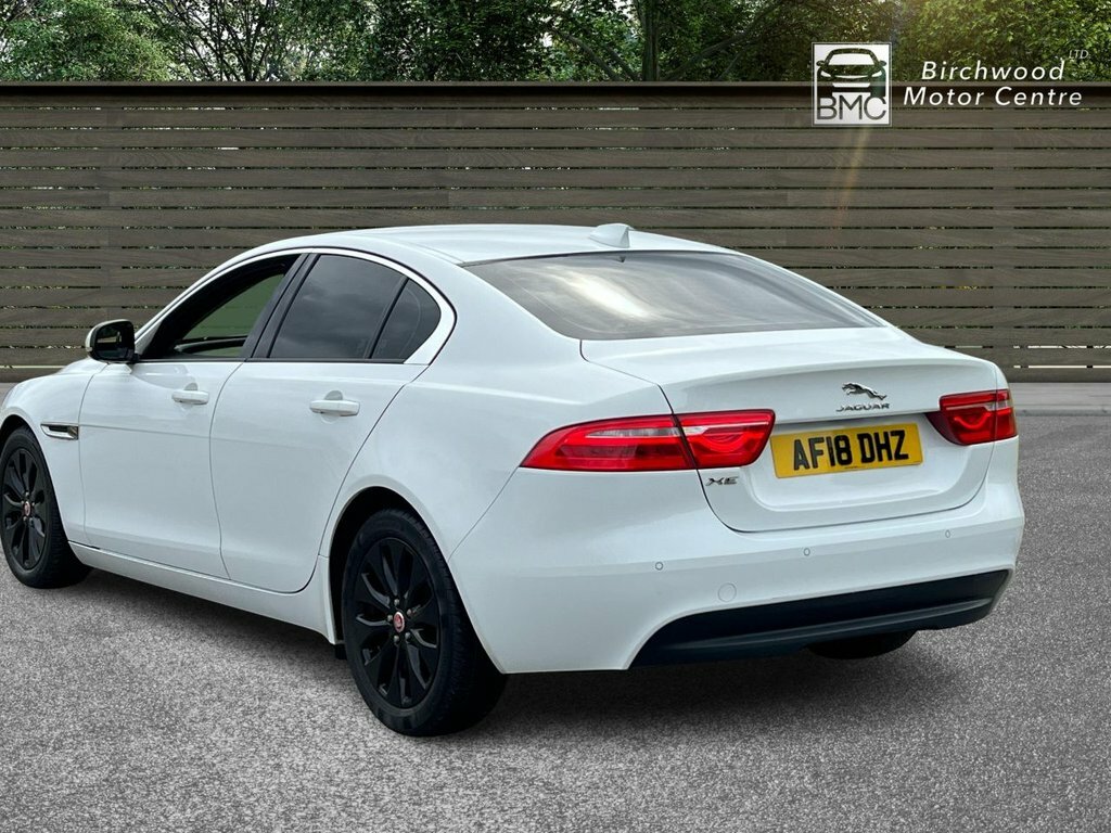 Jaguar XE 2L Se AF18DHZ White #5
