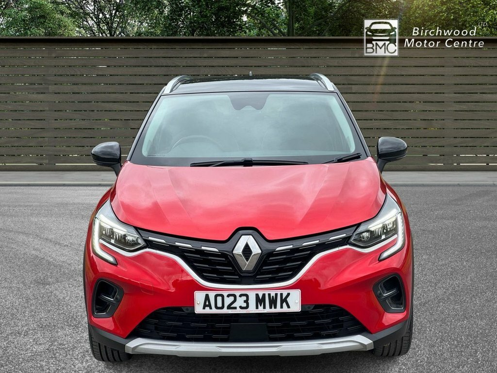 Renault Captur 1.6L Techno AO23MWK Red #2