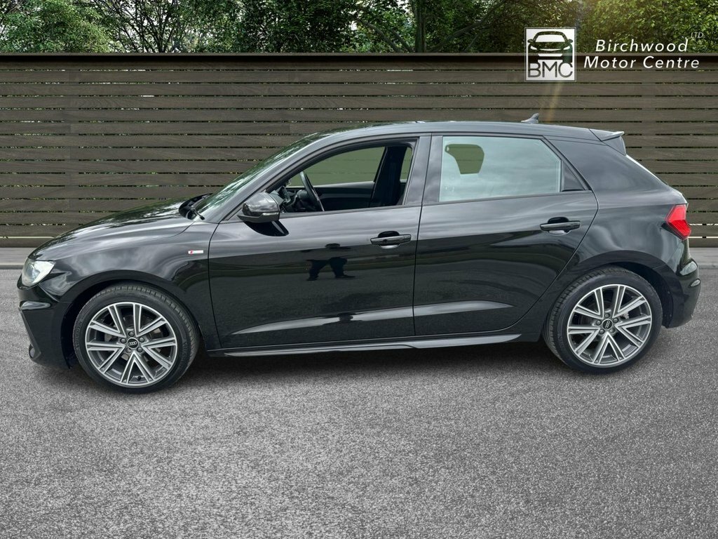 Audi A1 1L S Line RE23NXW Black #4