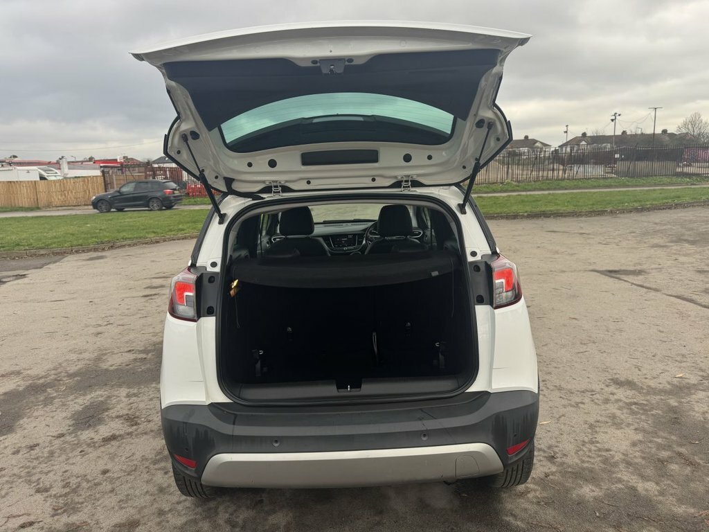 Vauxhall Crossland X Tech Line Nav White #25