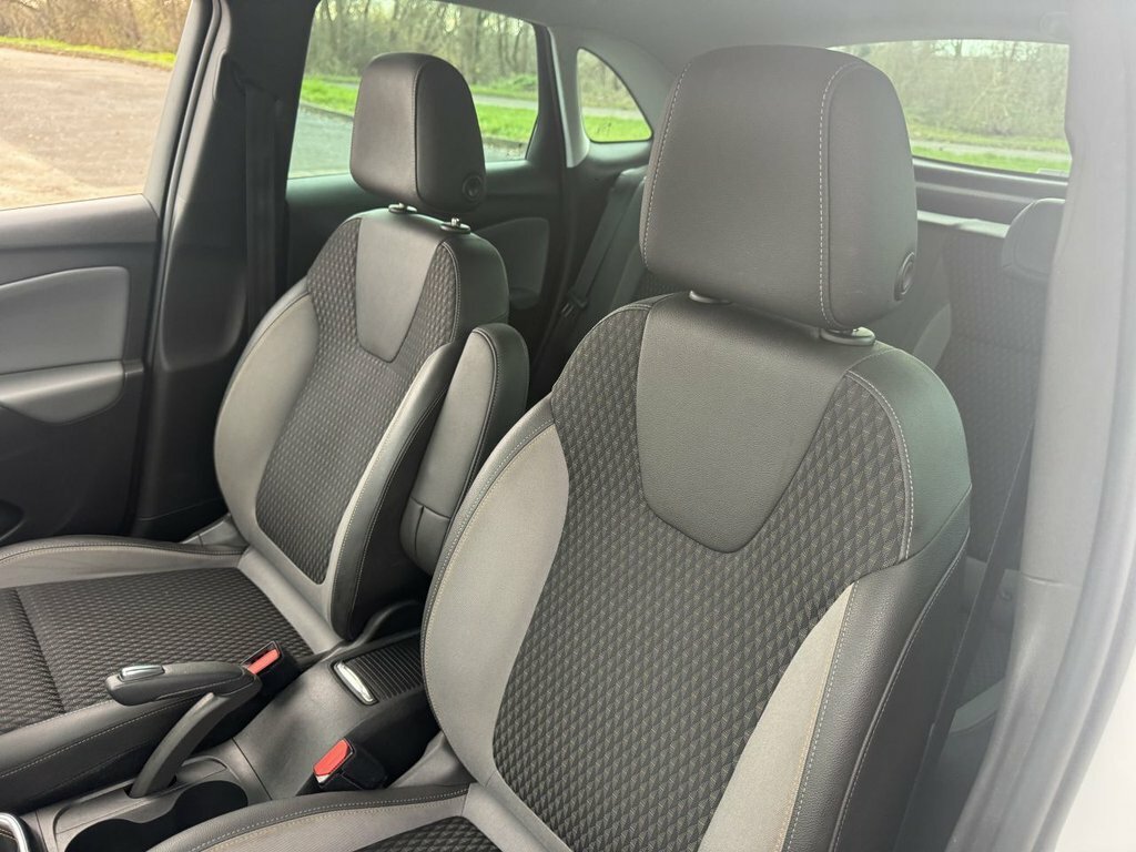 Vauxhall Crossland X Tech Line Nav White #35