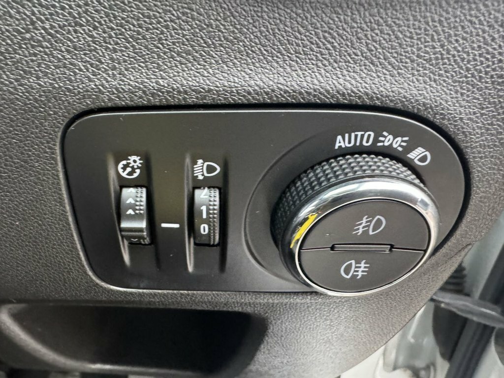 Vauxhall Crossland X Tech Line Nav White #45