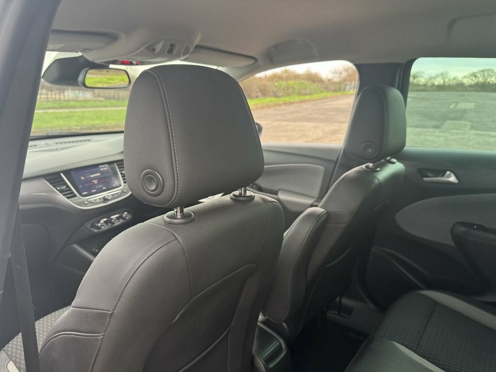 Vauxhall Crossland X Tech Line Nav White #29