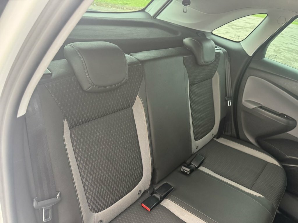 Vauxhall Crossland X Tech Line Nav White #24