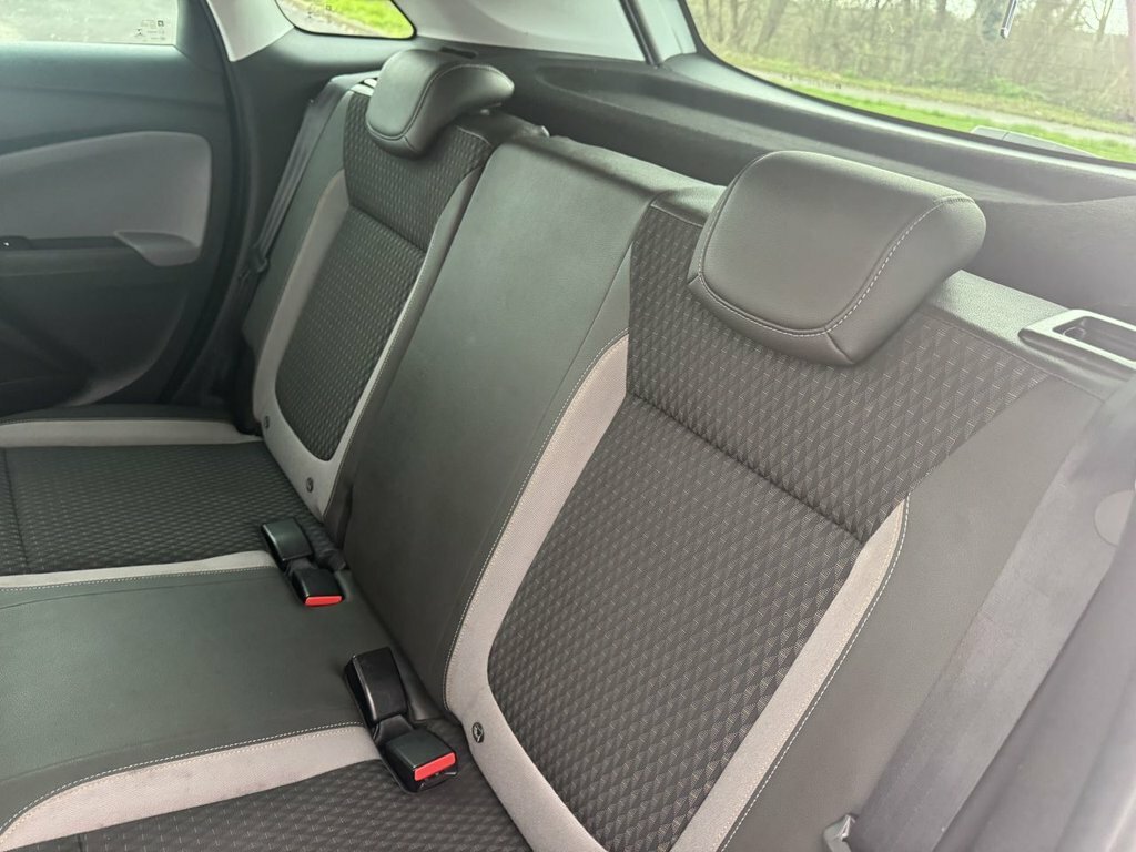 Vauxhall Crossland X Tech Line Nav White #31