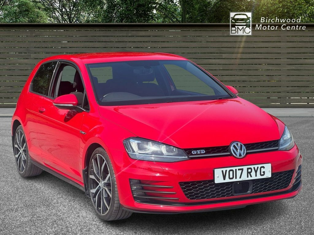Volkswagen Golf 2L Gtd VO17RYG Red