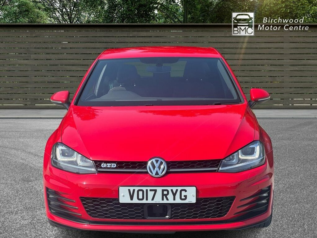 Volkswagen Golf 2L Gtd VO17RYG Red #2