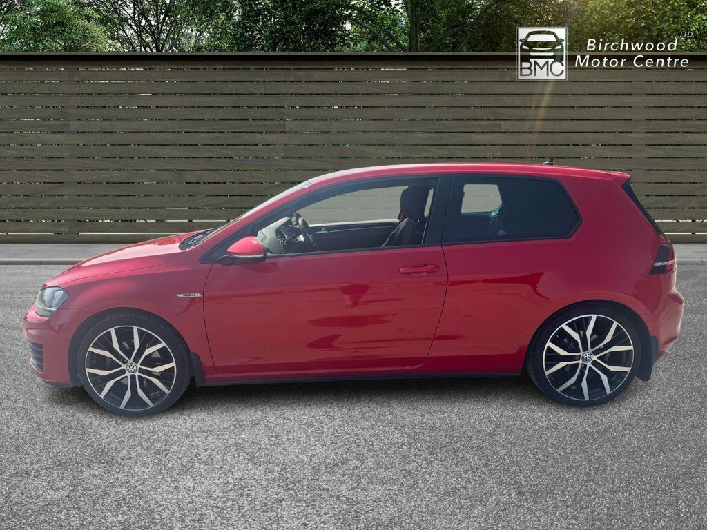 Volkswagen Golf 2L Gtd VO17RYG Red #4