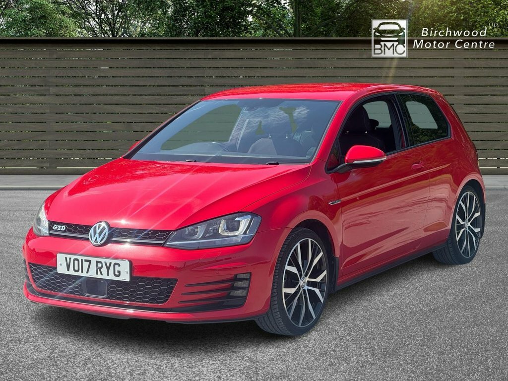 Volkswagen Golf 2L Gtd VO17RYG Red #3