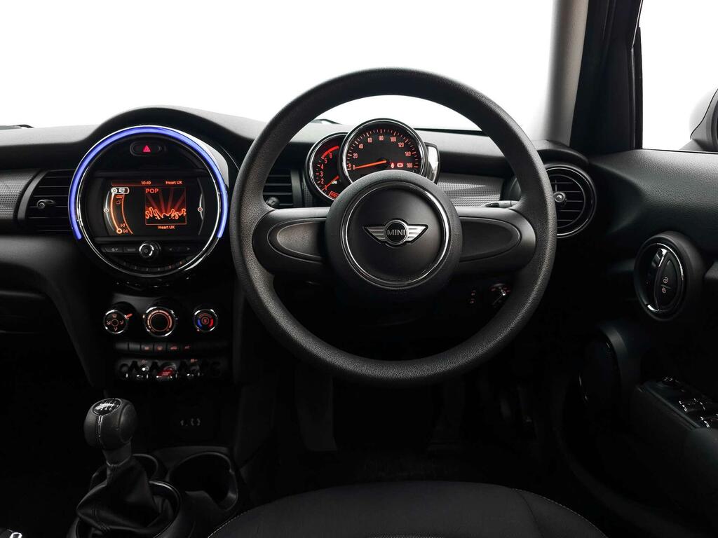 Mini Hatch 1.5 Cooper D Euro 6 Ss NJ18YMT Black #3