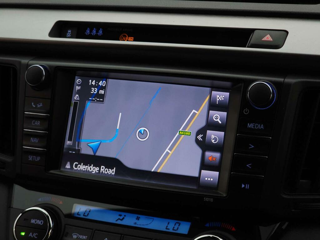 Toyota Rav 4 Icon Tech Silver #4