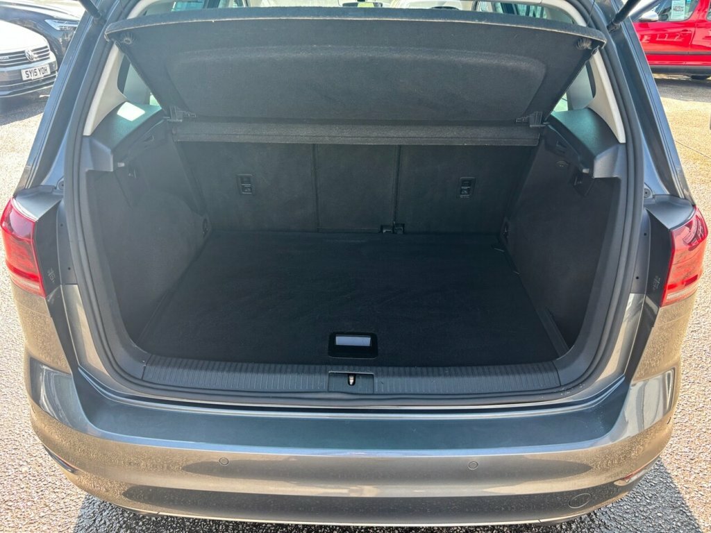 Volkswagen Golf SV Gt White #12